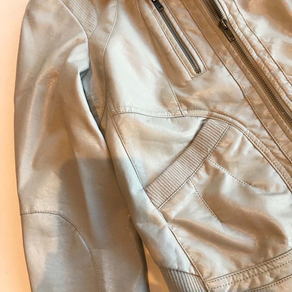 🌿XHILARATION faux leather jacket. - Picture 5 of 7